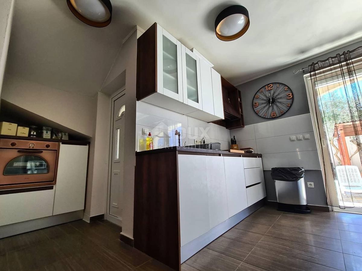 ZADAR, PRIVLAKA - Casa moderna a 40 m dal mare