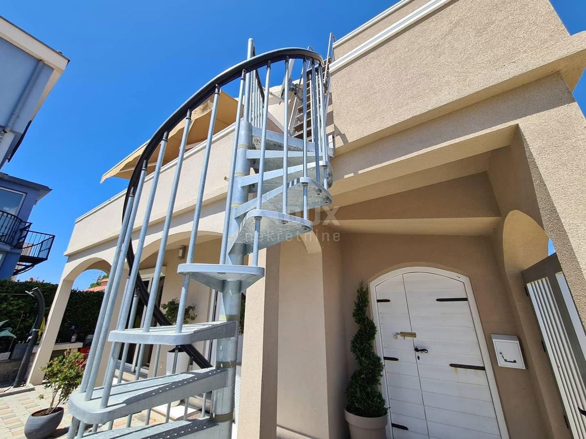 ZADAR, PRIVLAKA - Casa moderna a 40 m dal mare