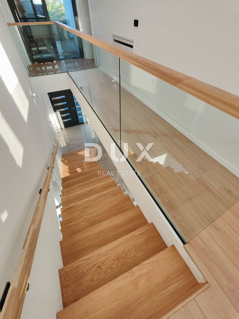  ZADAR, ZATON - Villa bifamiliare di lusso con piscina riscaldata, sauna e palestra! Nuova costruzione! B1