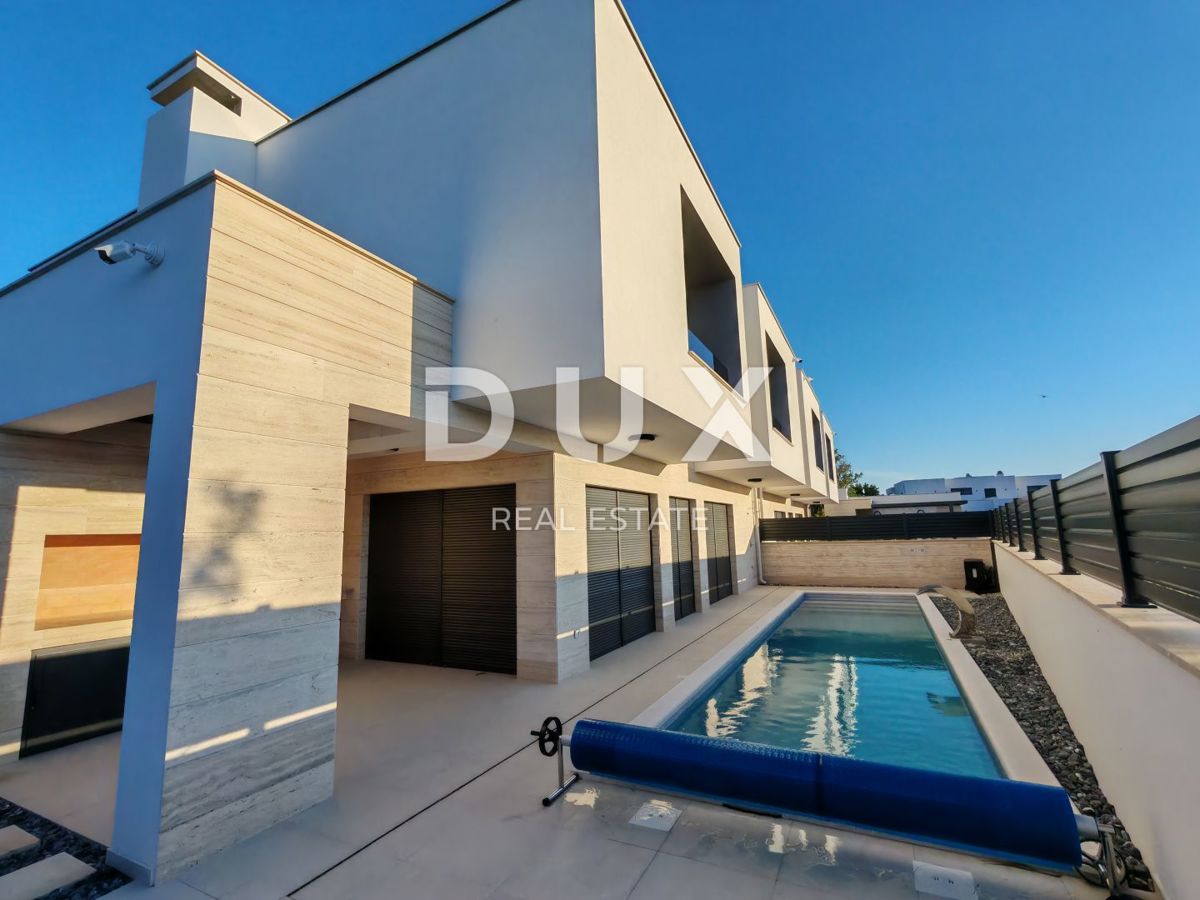  ZADAR, ZATON - Villa bifamiliare di lusso con piscina riscaldata, sauna e palestra! Nuova costruzione! B1