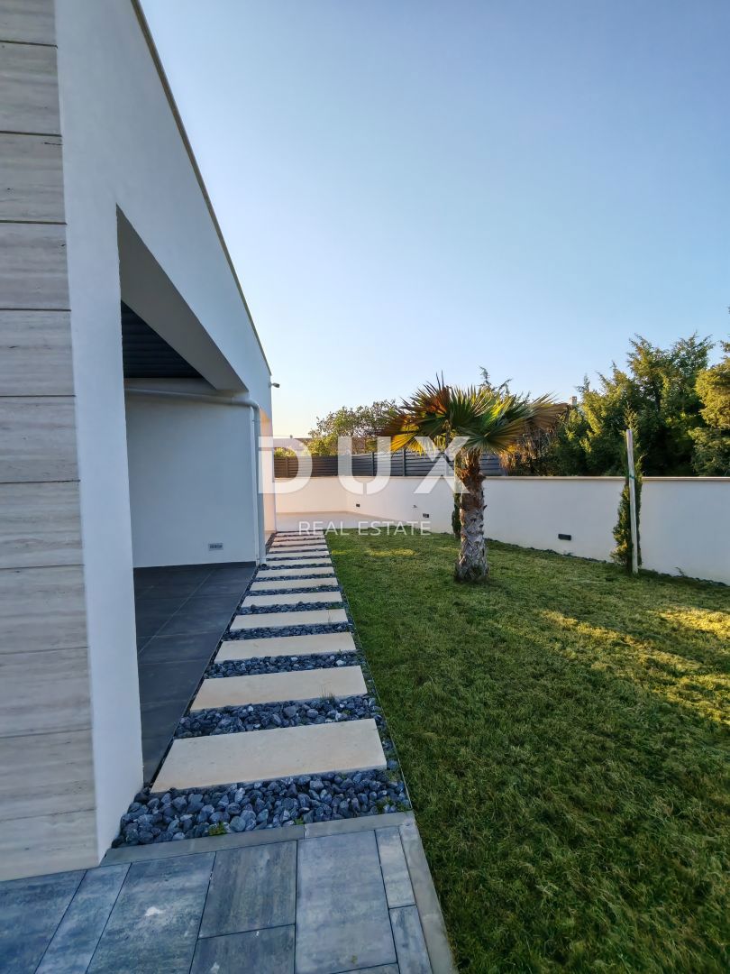  ZADAR, ZATON - Villa bifamiliare di lusso con piscina riscaldata, sauna e palestra! Nuova costruzione! B1