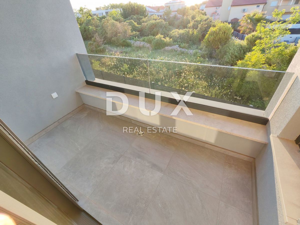  ZADAR, ZATON - Villa bifamiliare di lusso con piscina riscaldata, sauna e palestra! Nuova costruzione! B1