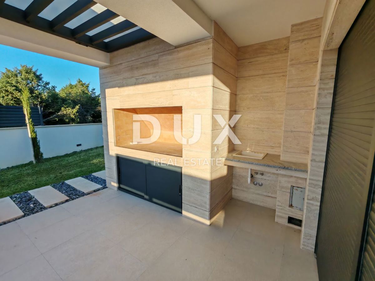  ZADAR, ZATON - Villa bifamiliare di lusso con piscina riscaldata, sauna e palestra! Nuova costruzione! B1