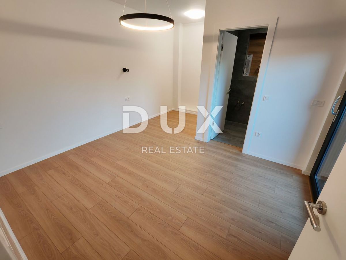  ZADAR, ZATON - Villa bifamiliare di lusso con piscina riscaldata, sauna e palestra! Nuova costruzione! B1