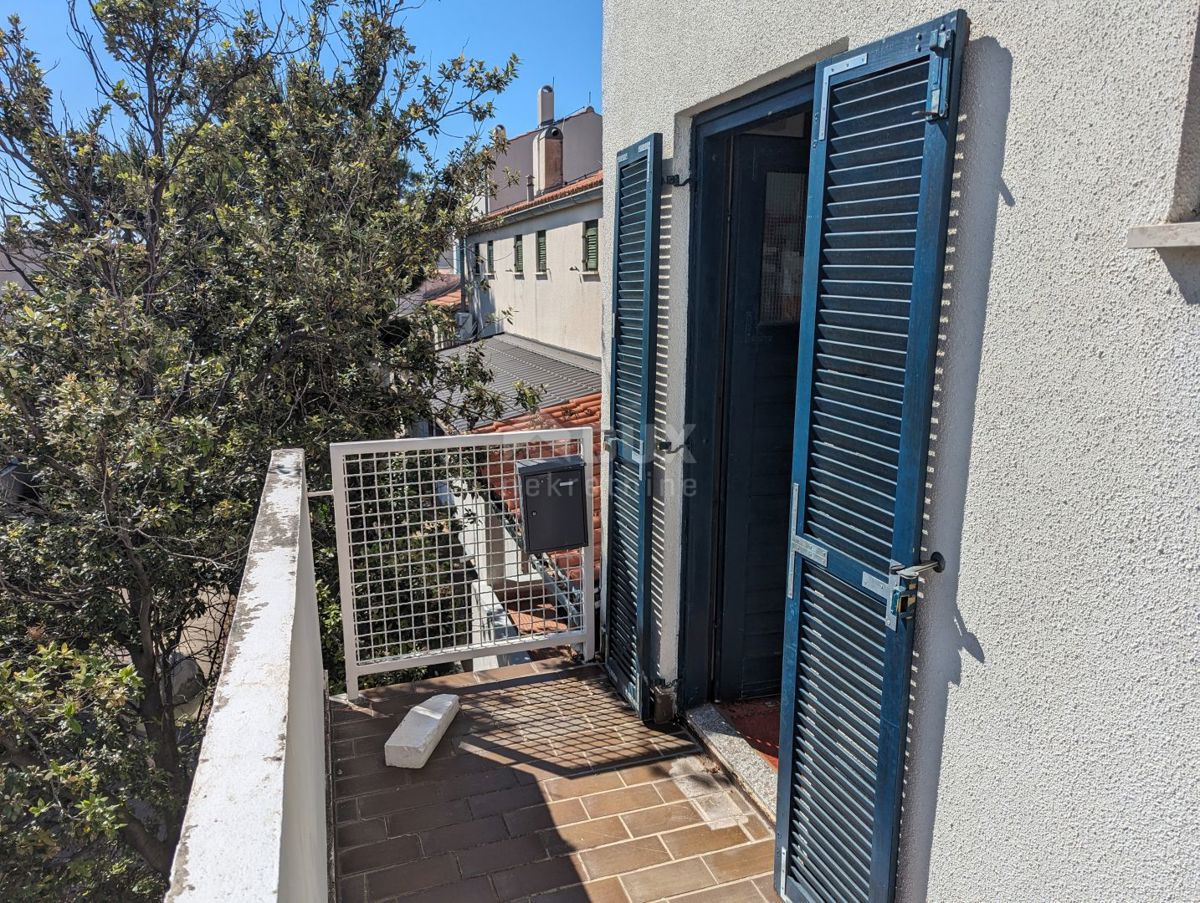 SENJ, STINICA, appartamento con garage al primo piano, balcone, vista mare 