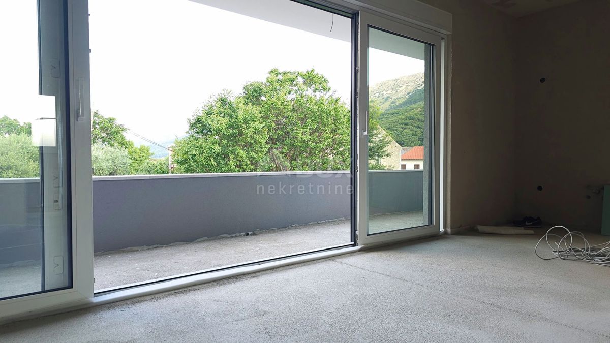 ISOLA DI KRK, BAŠKA (dintorni) - Appartamento con 2 camere da letto in un edificio nuovo con terrazza e 2 posti auto