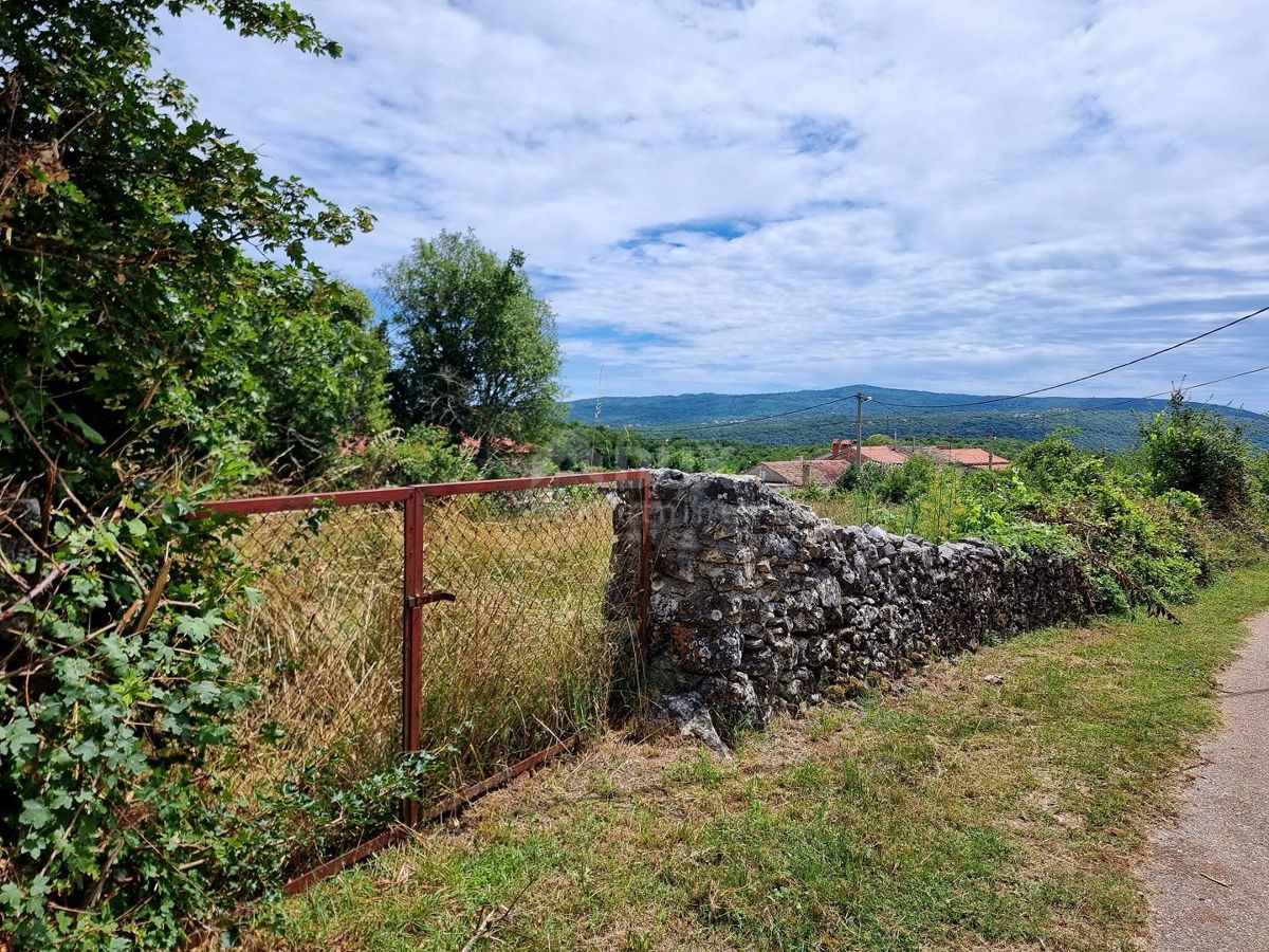 ISTRIA, LABIN - Ampio terreno con vista panoramica