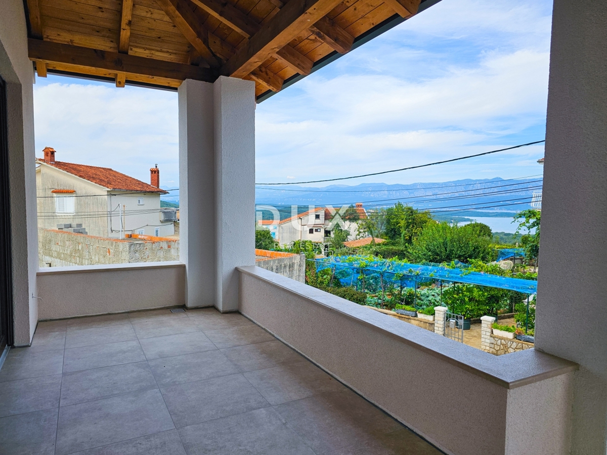 ISOLA DI KRK, DOBRINJ - Casa mediterranea di nuova costruzione con piscina privata e vista mare, ai margini della zona verde