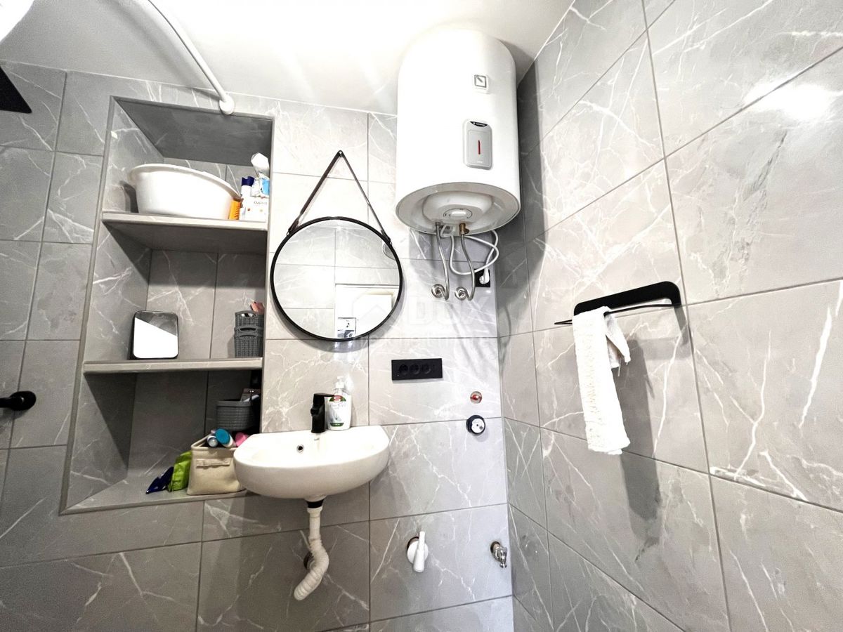 RIJEKA, CENTRO - Appartamento monolocale recentemente adattato con parcheggio!