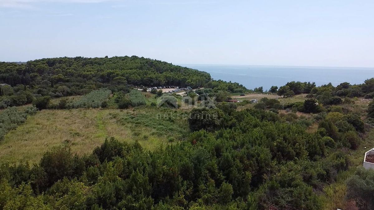 ISTRIA, PREMANTURA - Terreno edificabile con concessione per villa a 500 metri dal mare con vista!