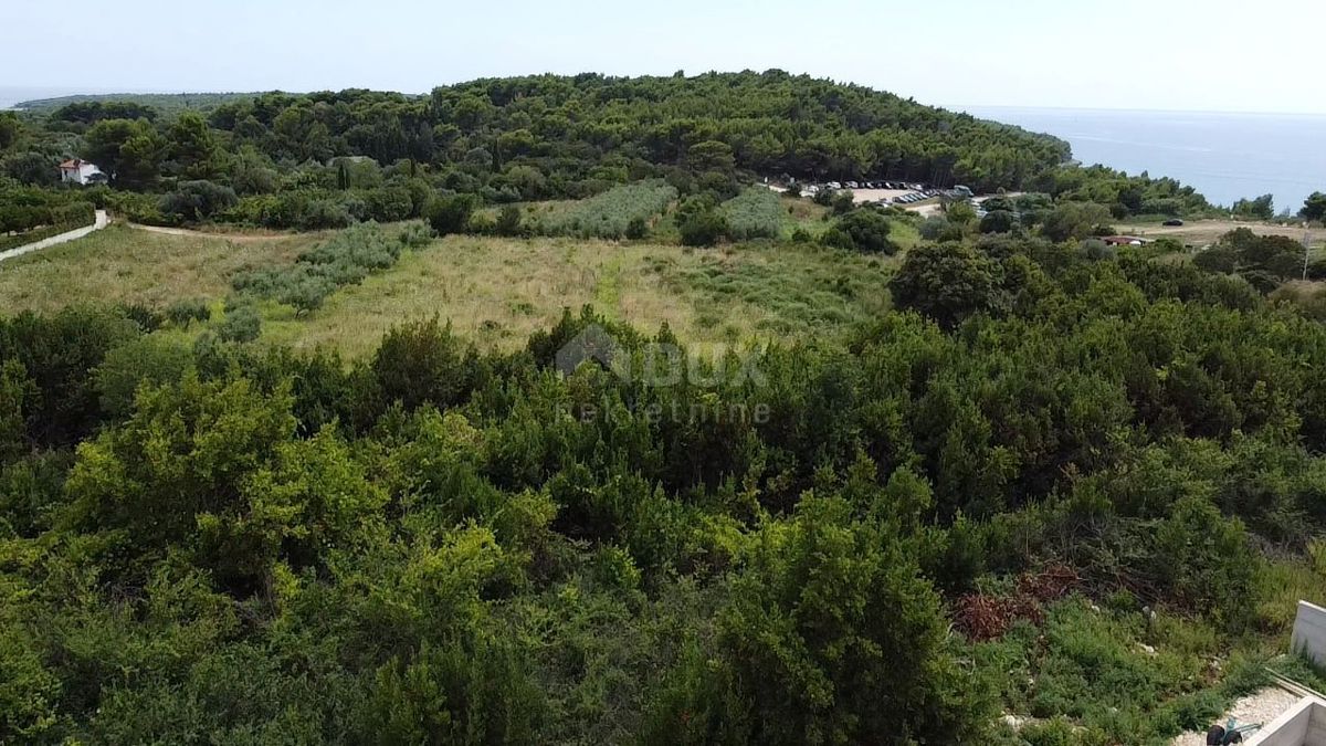 ISTRIA, PREMANTURA - Terreno edificabile con concessione per villa a 500 metri dal mare con vista!