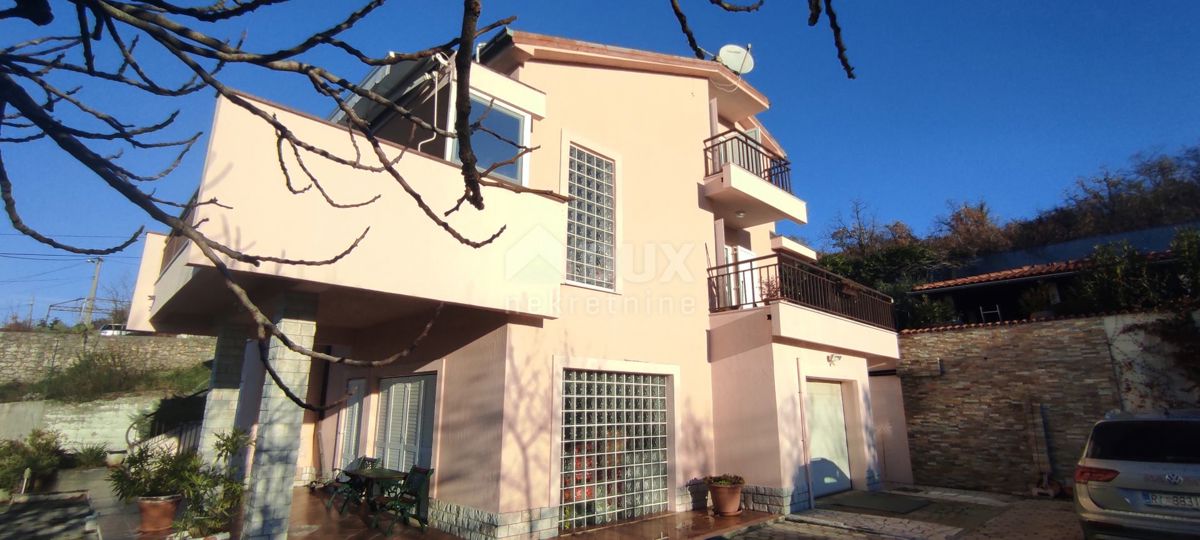 RIJEKA - Bella casa con piscina sulle linee urbane!