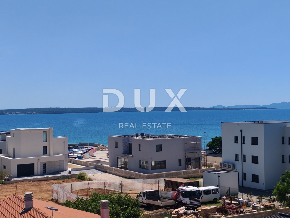 ZADAR, PRIVLAKA - Esclusivo attico con spaziosa terrazza sul tetto a 120 metri dal mare con un'incantevole vista sul mare! S10