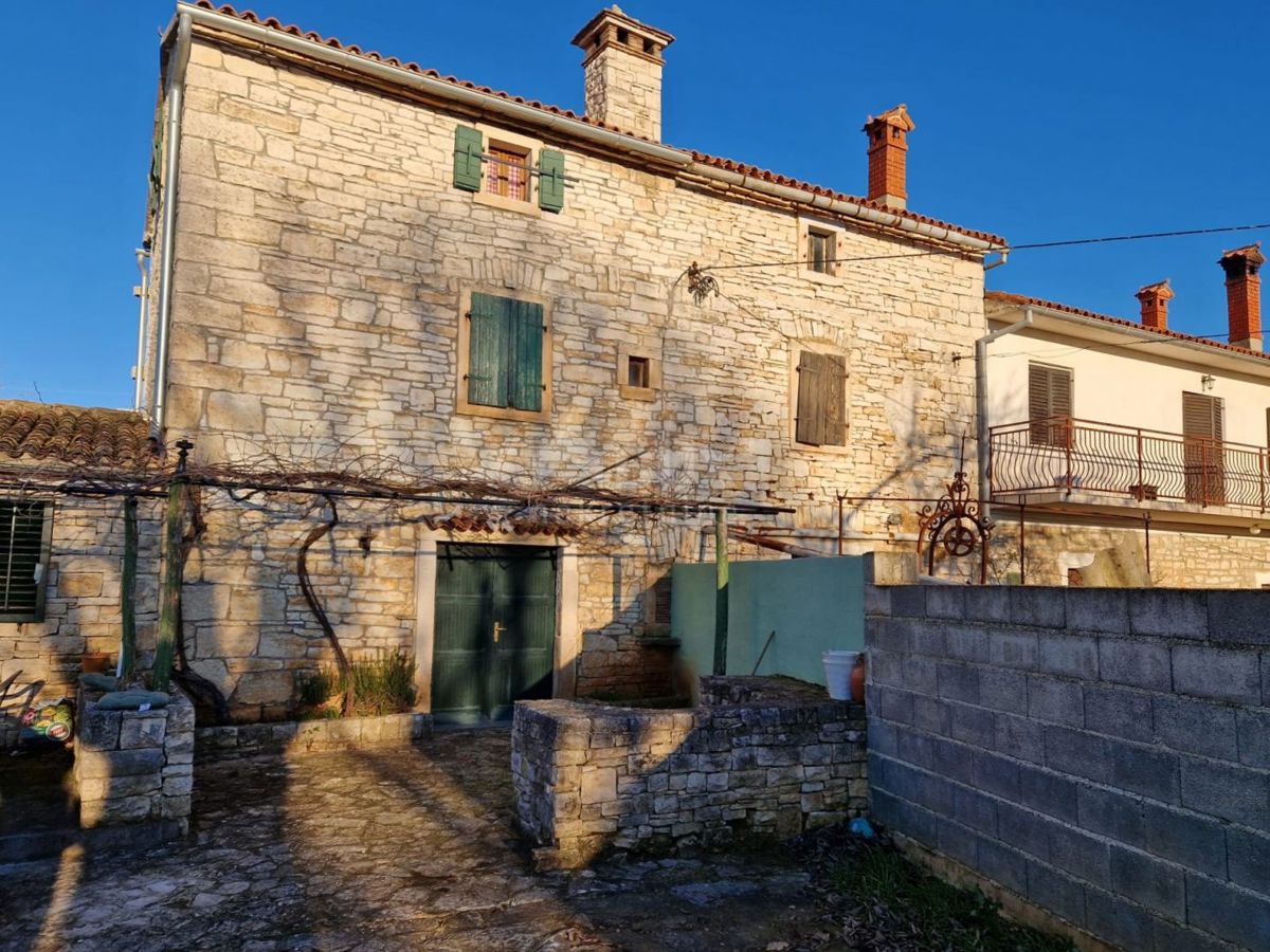 ISTRIA, SVETVINČENAT - Casa in pietra con due unità abitative