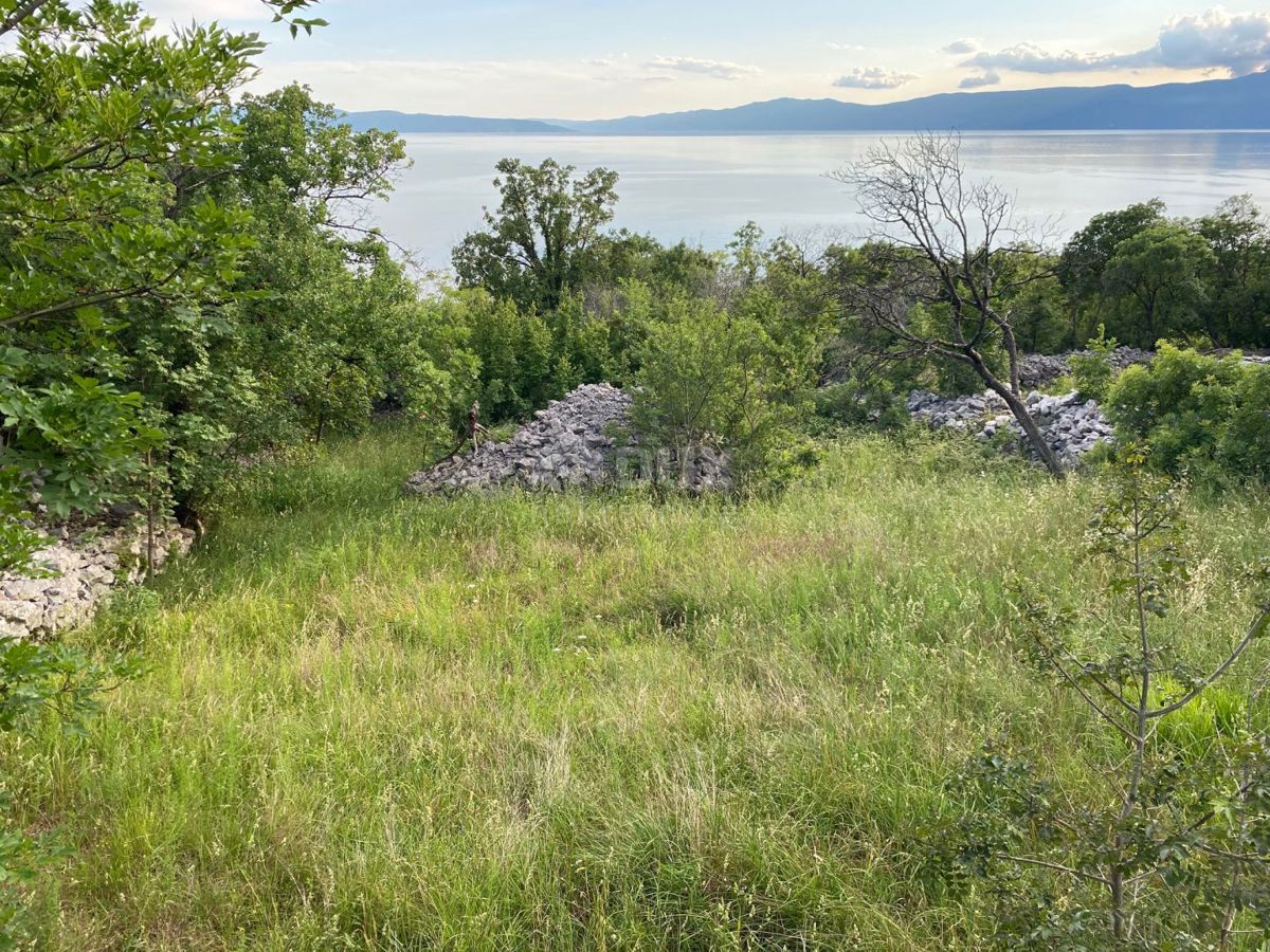 RIJEKA, KOSTRENA - terreno 1.211 m2 con vista mare - a soli 160 metri dal mare! OPPORTUNITÀ!