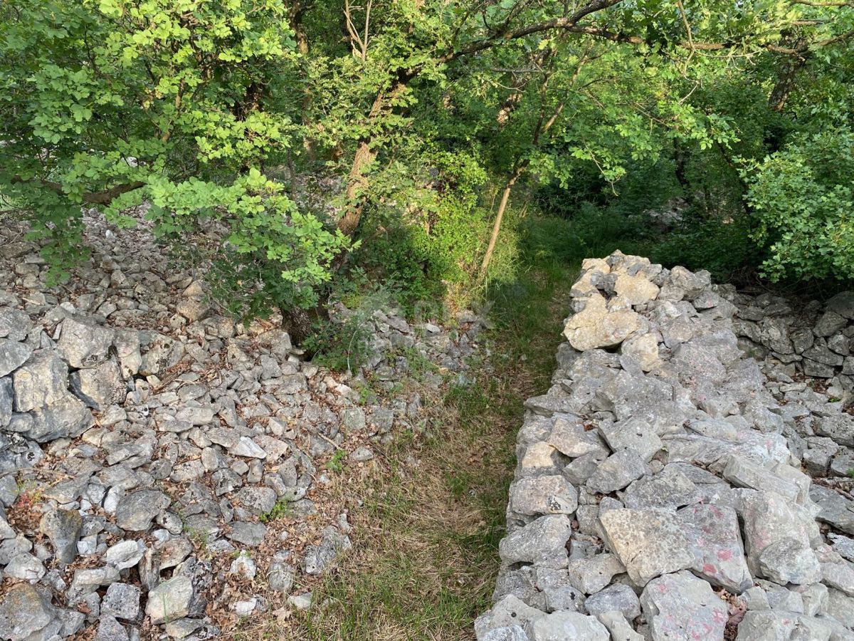 RIJEKA, KOSTRENA - terreno 1.211 m2 con vista mare - a soli 160 metri dal mare! OPPORTUNITÀ!