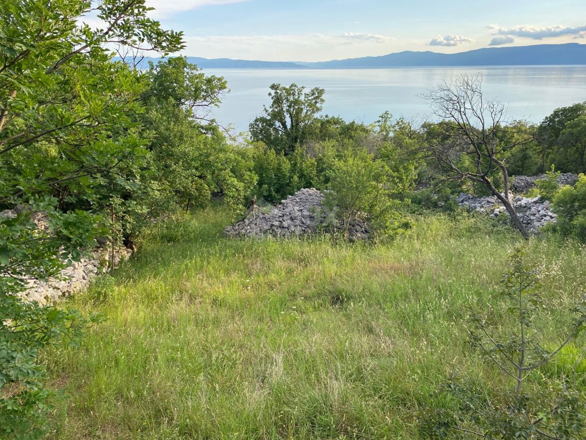 RIJEKA, KOSTRENA - terreno 1.211 m2 con vista mare - a soli 160 metri dal mare! OPPORTUNITÀ!