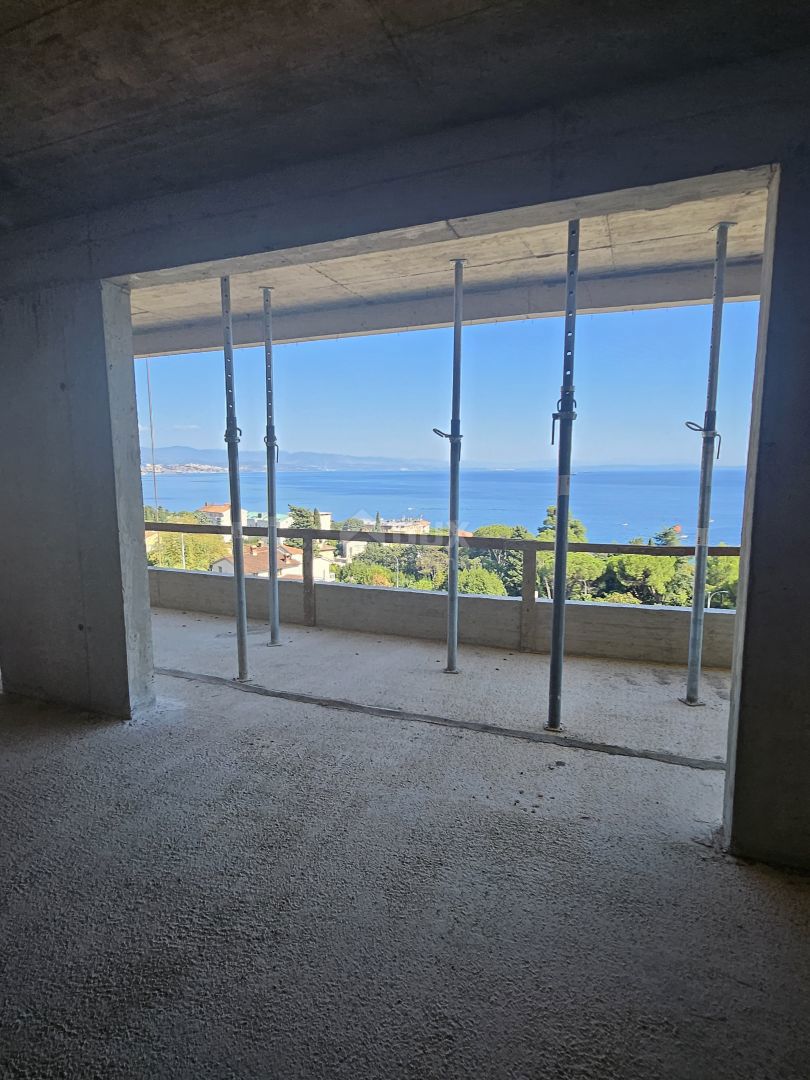 OPATIJA, CENTRO - attico a due piani 4333m2 con vista panoramica sul mare e terrazza sul tetto S2