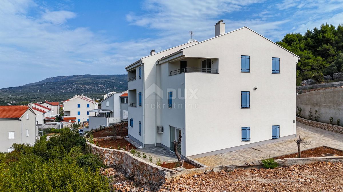 ISOLA DI CRES, CENTRO DI CRES - Nuova costruzione!! Piano terra con giardino + 2 posti auto