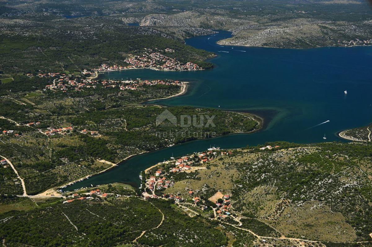 ŠIBENIK, BILICE - Terreno edificabile con vista mare - 520 m2 (A)