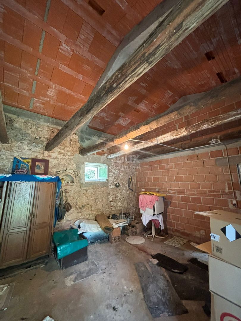 ISTRIA, BARBAN Casa parzialmente ristrutturata in bella posizione + terreno edificabile!