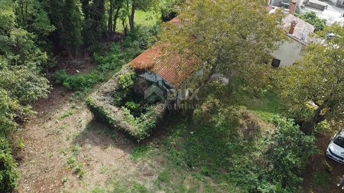 ISTRIA, BARBAN Casa parzialmente ristrutturata in bella posizione + terreno edificabile!