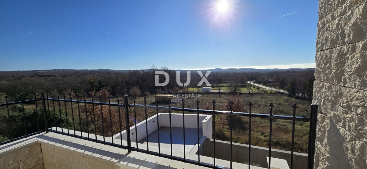 ISTRIA, PARENZO - Villa di nuova costruzione con piscina a sfioro, parcheggio sotterraneo privato e fantastica vista sul mare