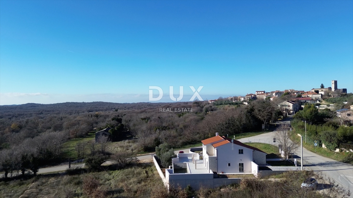 ISTRIA, PARENZO - Villa di nuova costruzione con piscina a sfioro, parcheggio sotterraneo privato e fantastica vista sul mare