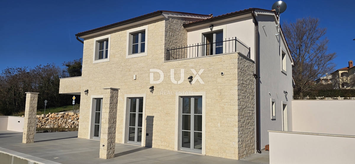ISTRIA, PARENZO - Villa di nuova costruzione con piscina a sfioro, parcheggio sotterraneo privato e fantastica vista sul mare