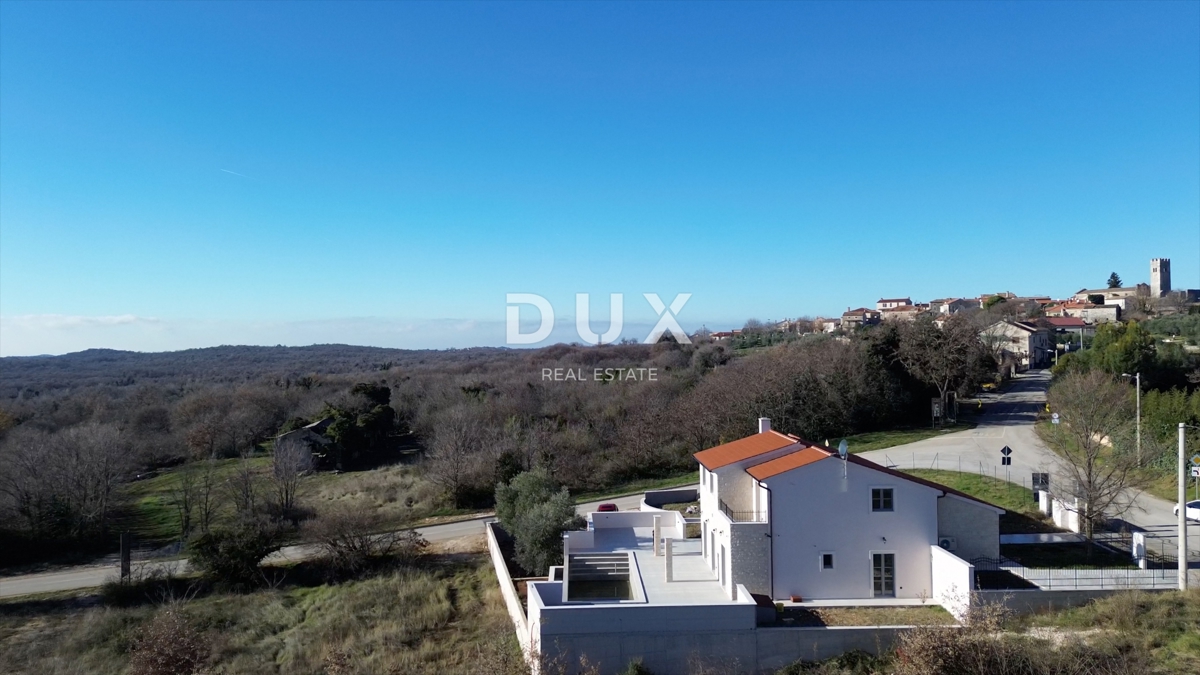 ISTRIA, PARENZO - Villa di nuova costruzione con piscina a sfioro, parcheggio sotterraneo privato e fantastica vista sul mare