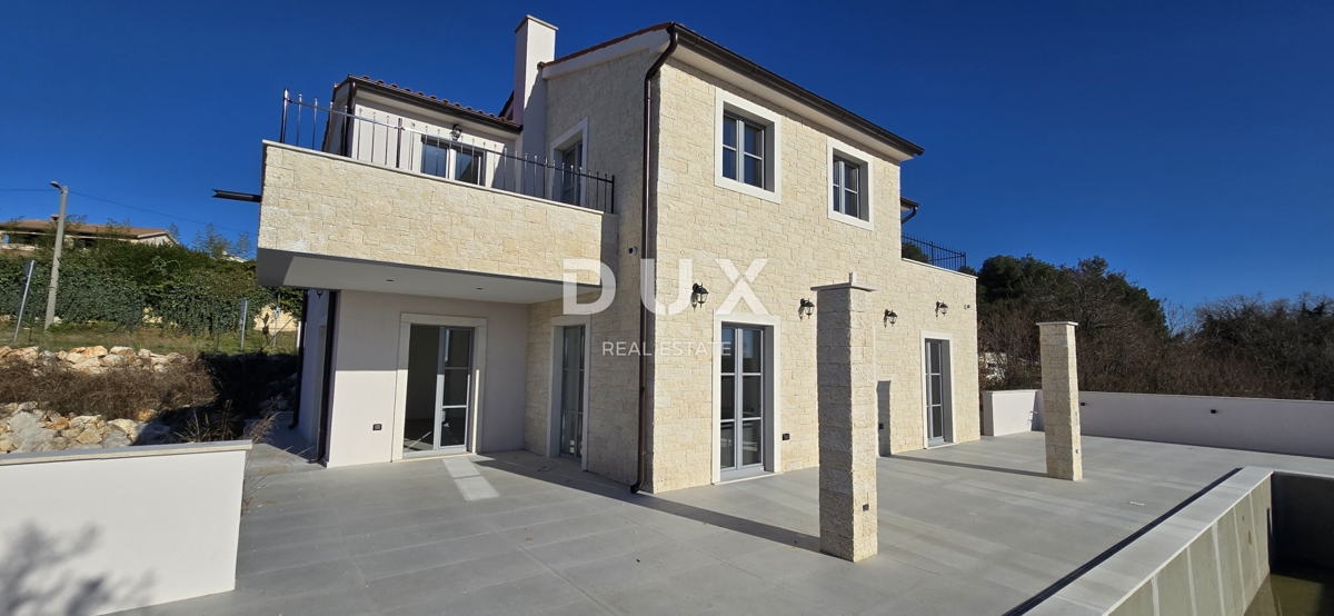 ISTRIA, PARENZO - Villa di nuova costruzione con piscina a sfioro, parcheggio sotterraneo privato e fantastica vista sul mare