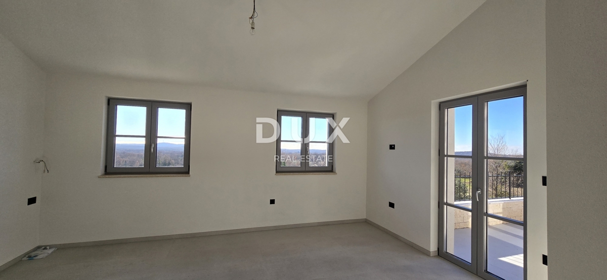 ISTRIA, PARENZO - Villa di nuova costruzione con piscina a sfioro, parcheggio sotterraneo privato e fantastica vista sul mare