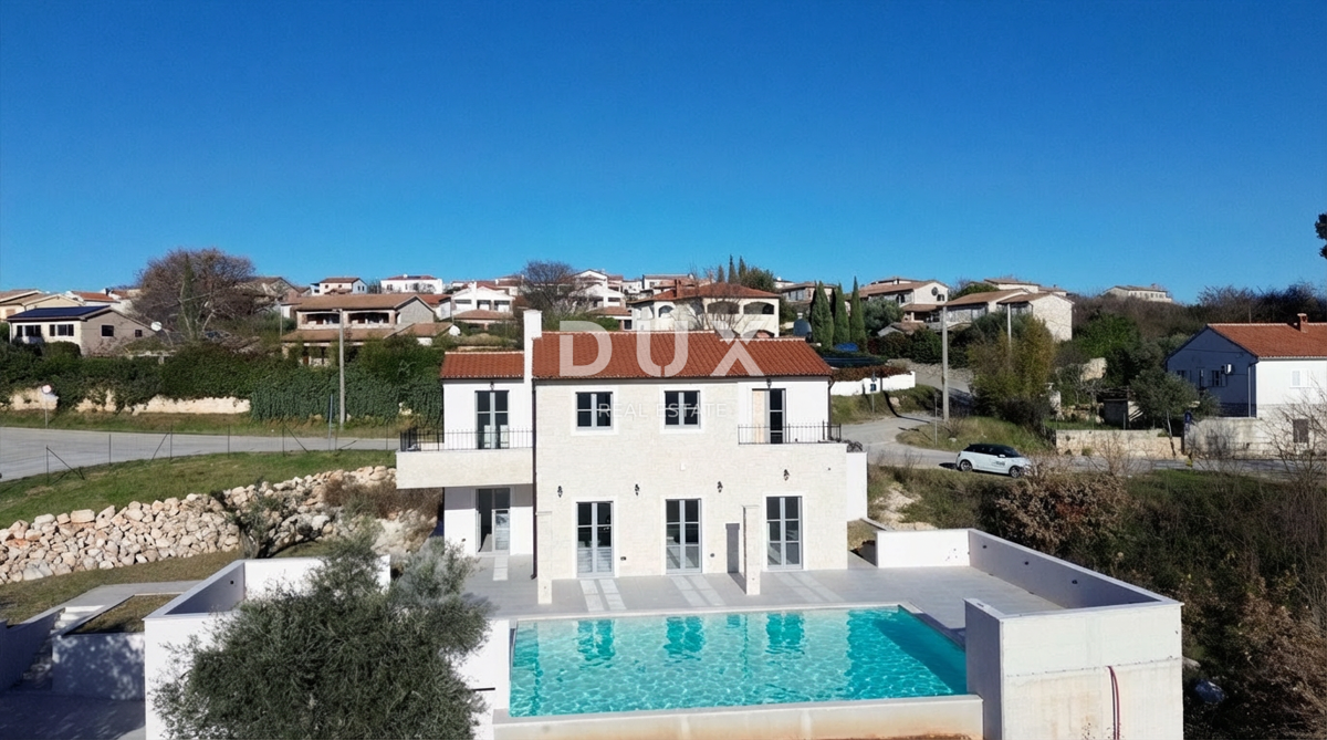 ISTRIA, PARENZO - Villa di nuova costruzione con piscina a sfioro, parcheggio sotterraneo privato e fantastica vista sul mare