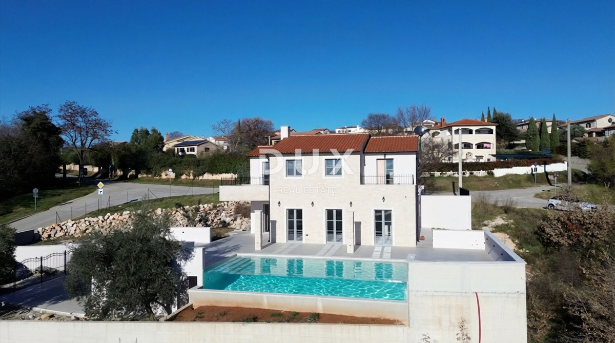 ISTRIA, PARENZO - Villa di nuova costruzione con piscina a sfioro, parcheggio sotterraneo privato e fantastica vista sul mare