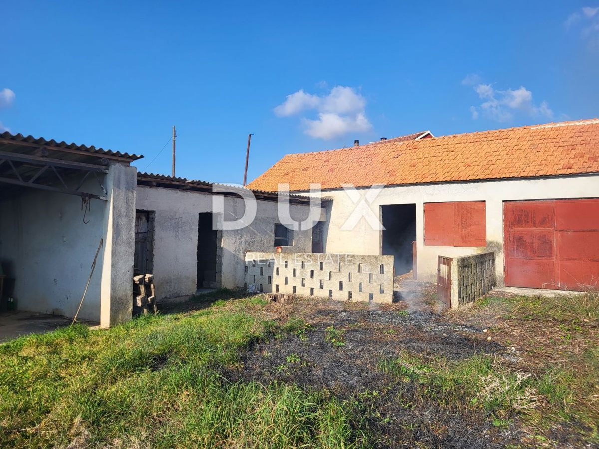 BIOGRAD, RAŠTANE GORNJE - Casa in pietra su un terreno di 1600 m2