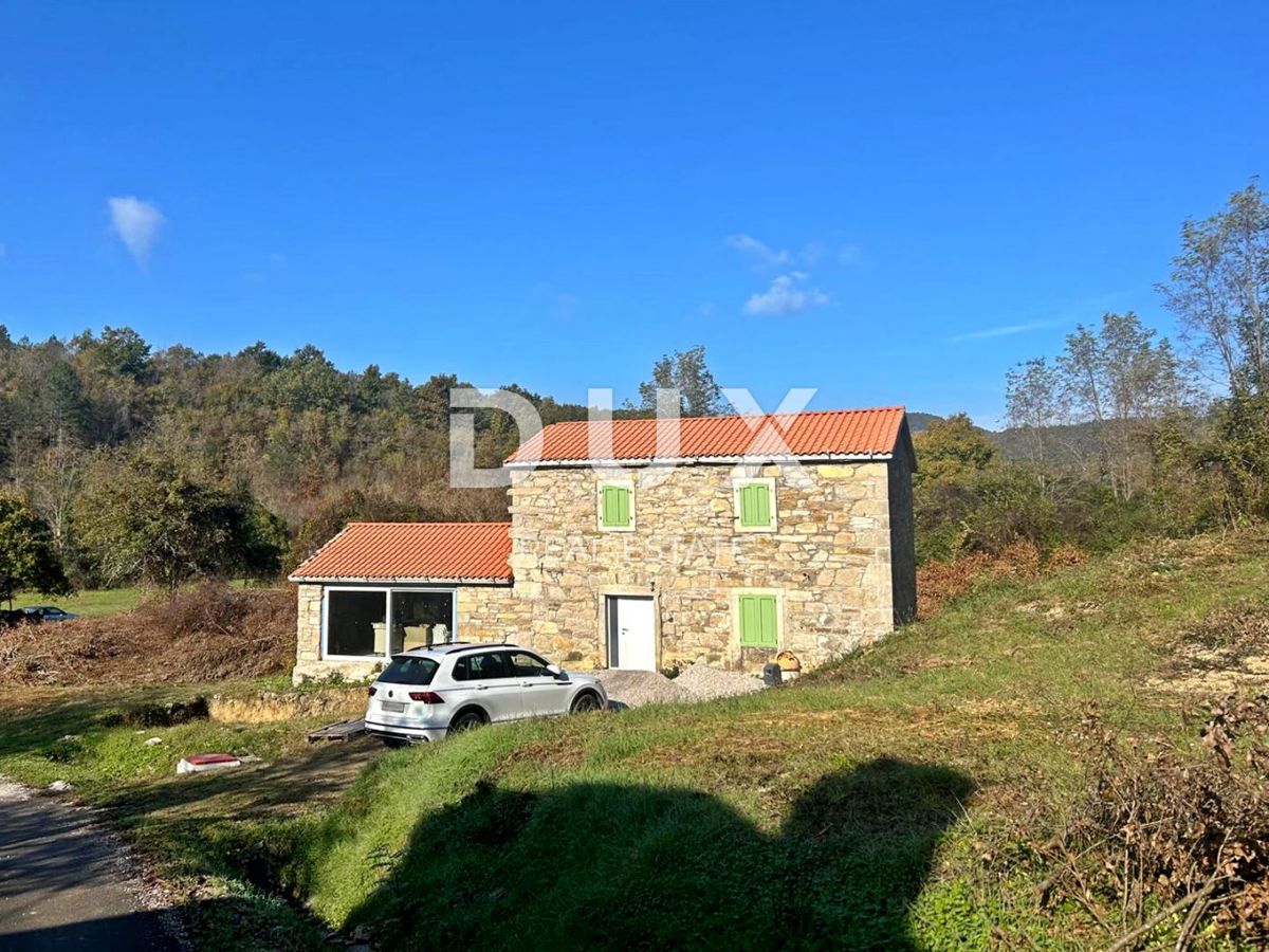 ISTRIA, CEROVLJE - Casa in pietra con ampio giardino