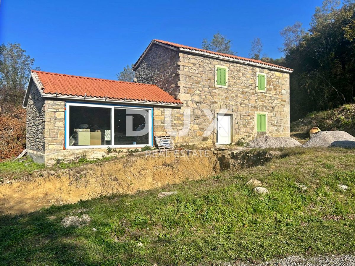 ISTRIA, CEROVLJE - Casa in pietra con ampio giardino