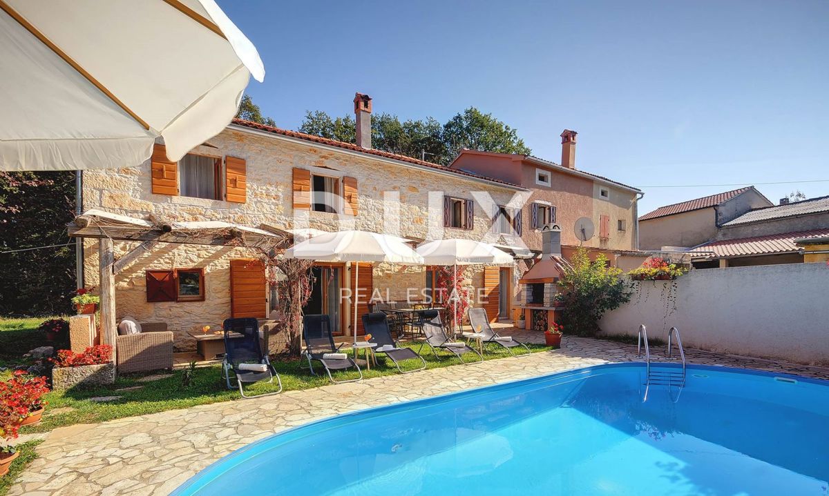 ISTRIA, GRAČIŠĆE - Bella casa in pietra con piscina