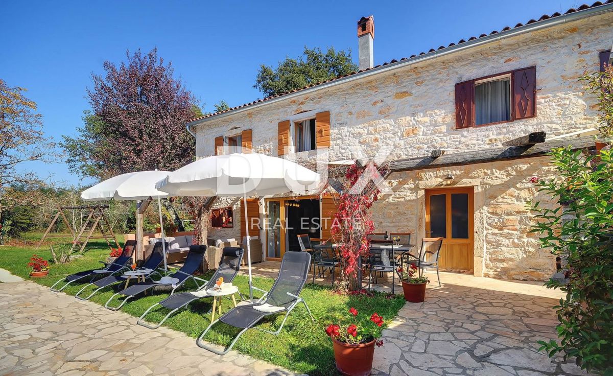 ISTRIA, GRAČIŠĆE - Bella casa in pietra con piscina