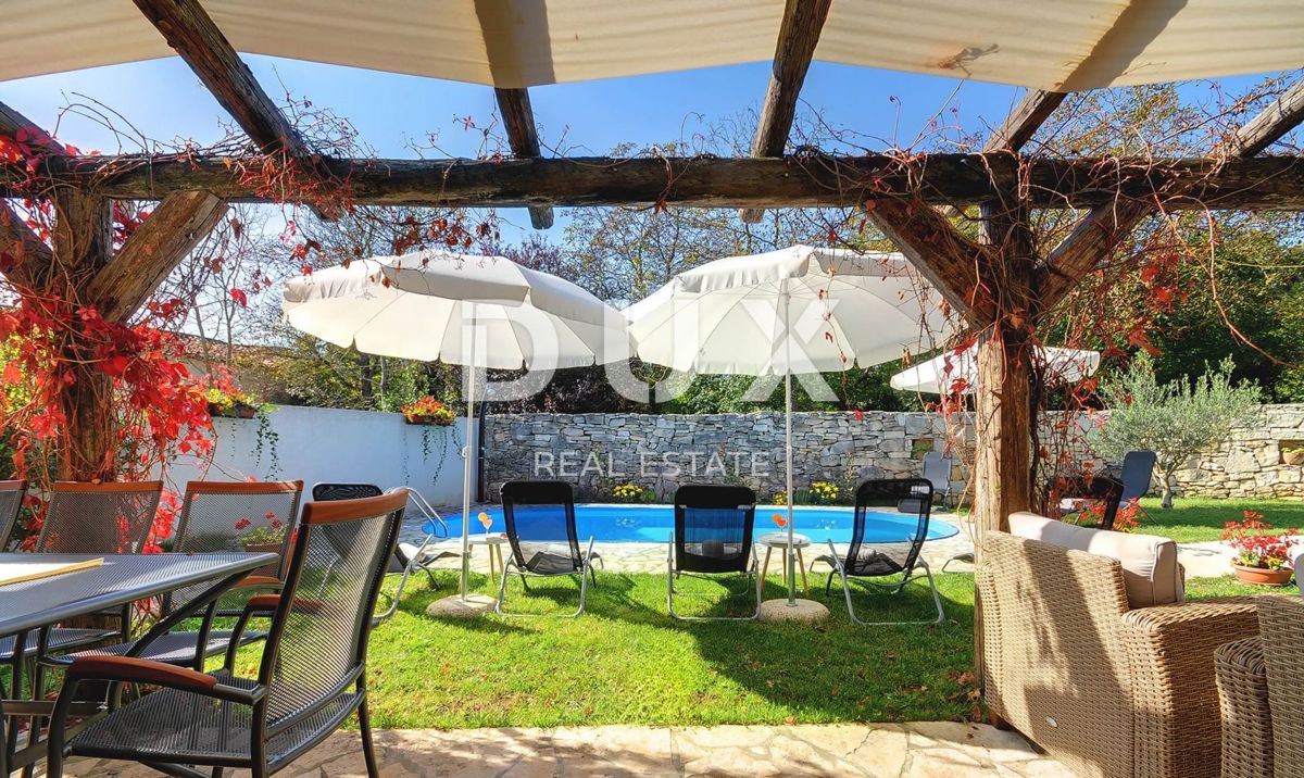 ISTRIA, GRAČIŠĆE - Bella casa in pietra con piscina