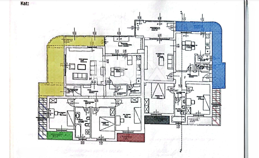 ISTRIA, PARENZO - Palazzina in una posizione comoda