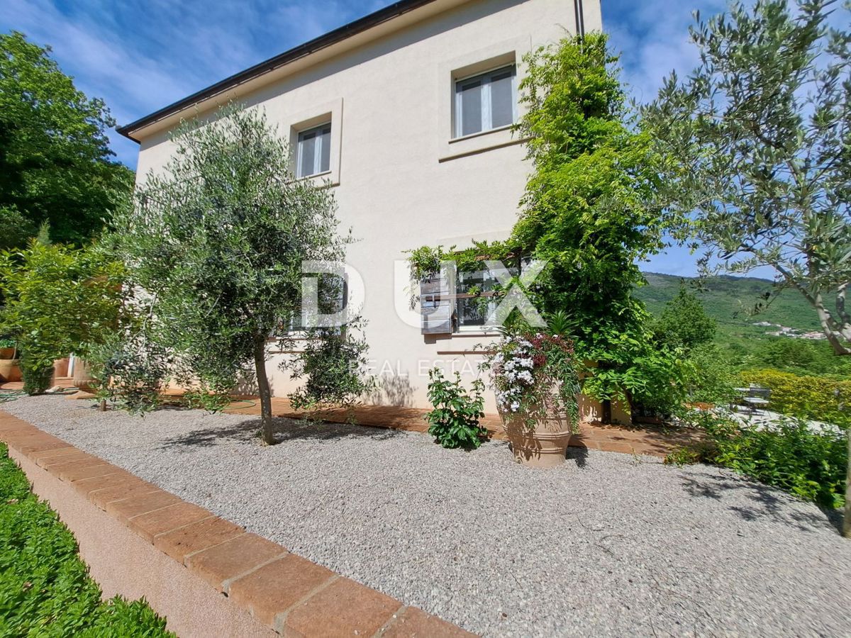 OPATIJA, BRSEČ - villa di lusso 430m2 con piscina e vista mare + giardino paesaggistico 2700m2