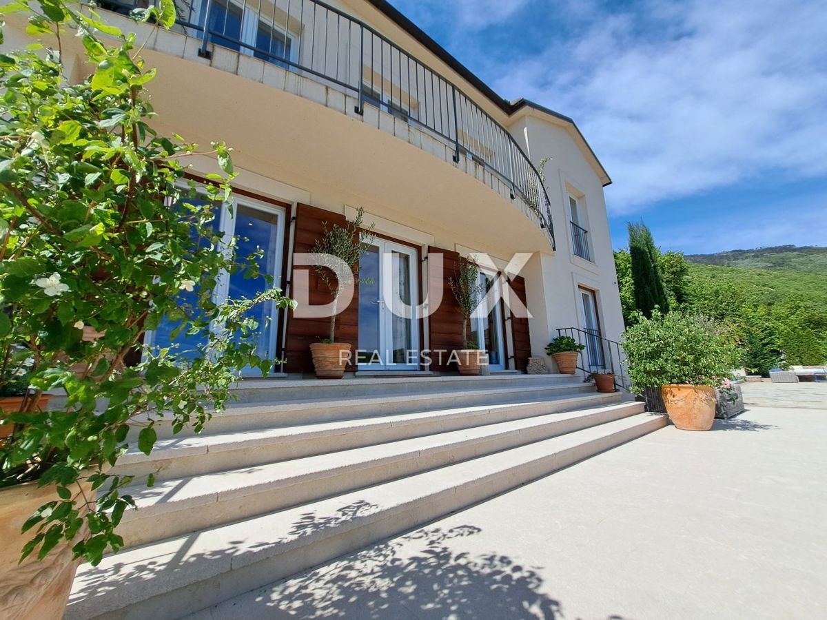 OPATIJA, BRSEČ - villa di lusso 430m2 con piscina e vista mare + giardino paesaggistico 2700m2