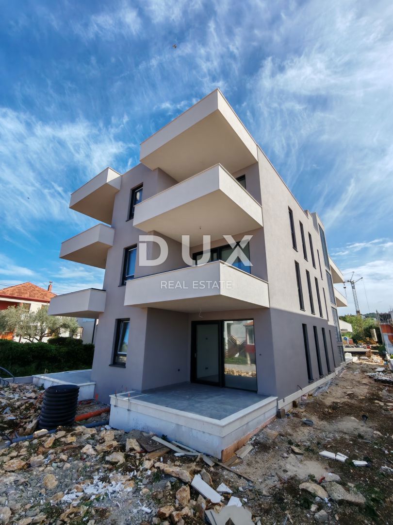 ZADAR, DIKLO - Nuova costruzione! Bellissimo appartamento con giardino a soli 50 metri dalla spiaggia! S2