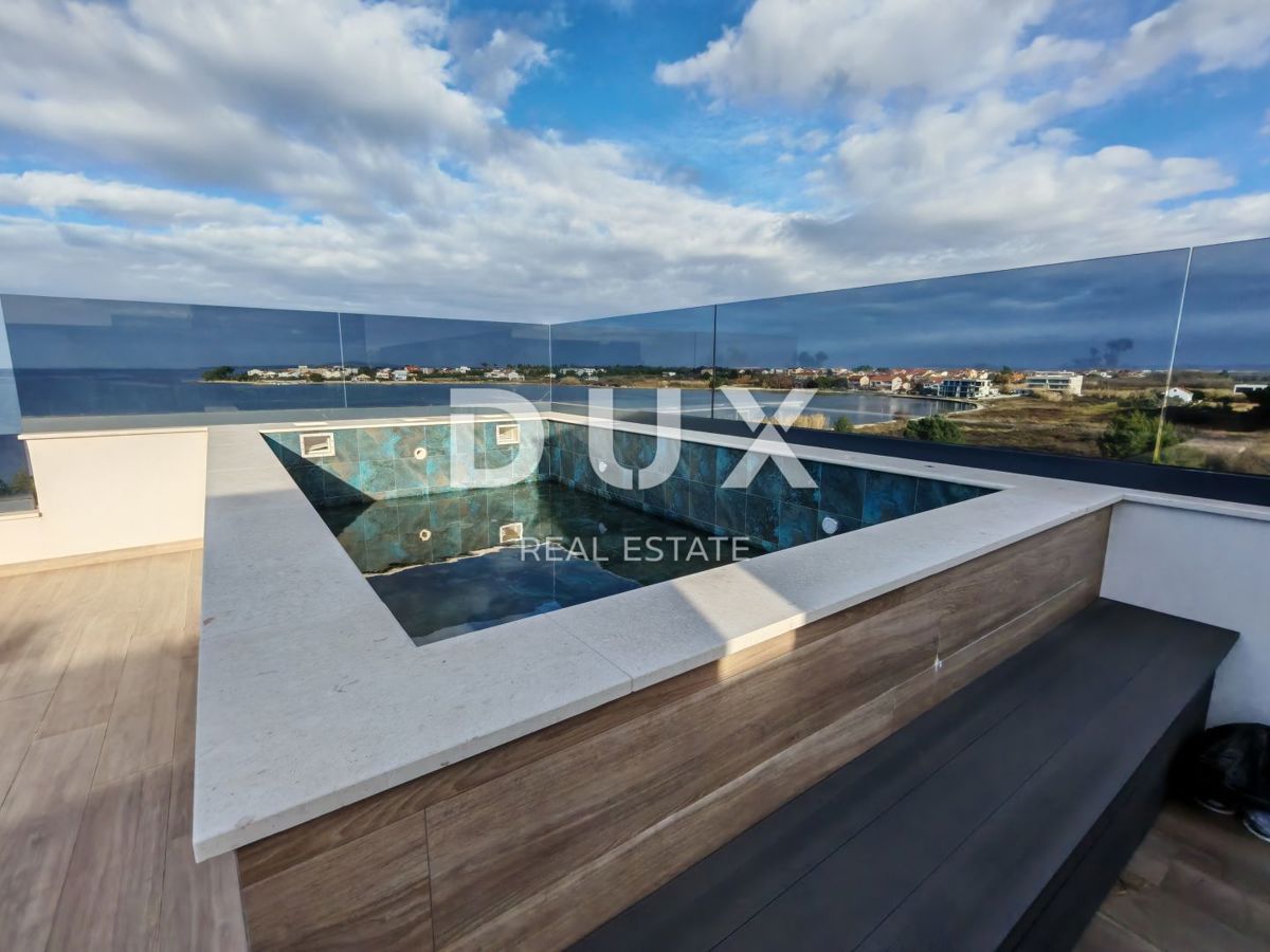 ZADAR, PRIVLAKA - Stupendo attico con piscina riscaldata sulla terrazza sul tetto! S5