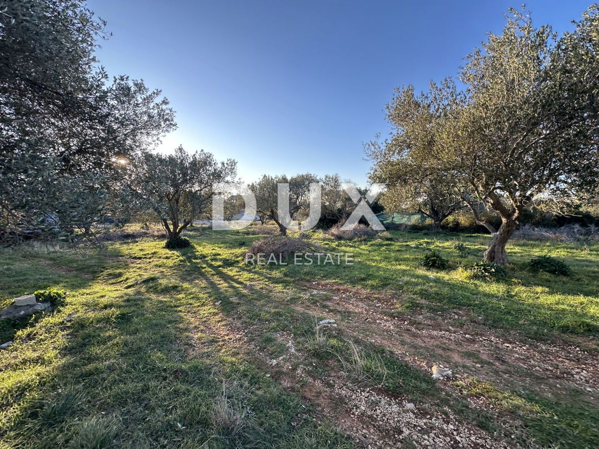 ZARA, S. PETAR - Terreno edificabile di 727 m² con vista sul mare e sulle isole!