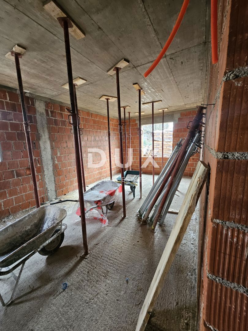 MATULJI, JURDANI, PERMANI - appartamento 68m2 + galleria 31m2, 2° piano 3 camere da letto + soggiorno 