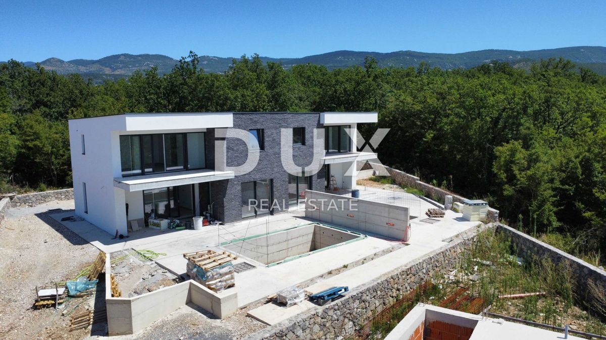 KRALJEVICA - Villa bifamiliare con piscina vicino al mare!