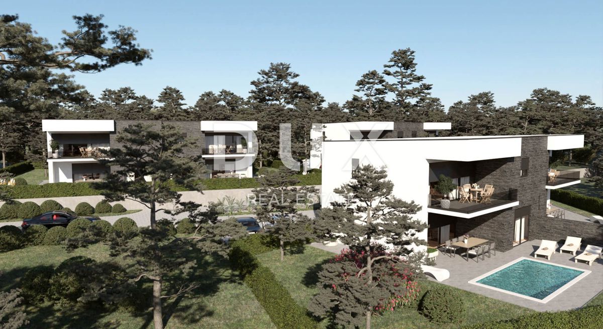 KRALJEVICA - Villa bifamiliare con piscina vicino al mare!