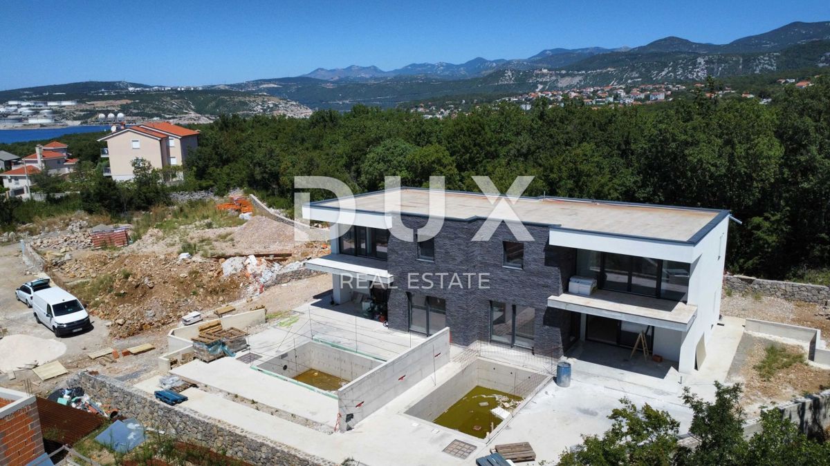 KRALJEVICA - Villa bifamiliare con piscina vicino al mare!